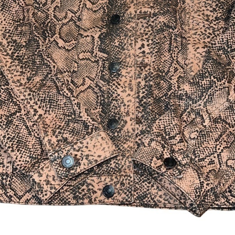 Free People Brown Snake Reptile Animal Print Trucker Jacket Size‎ Medium - Picture 9 of 9